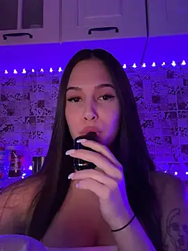 Snapshot of EricaWalls chatting on 01/18/25, 03:20 EricaWalls online show from 01/18/25, 03:20