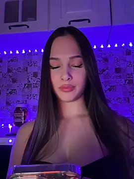 Snapshot of EricaWalls chatting on 02/02/25, 02:17 EricaWalls online show from 02/02/25, 02:17