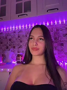 Snapshot of EricaWalls chatting on 02/07/25, 12:31 EricaWalls online show from 02/07/25, 12:31