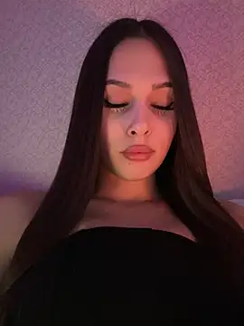 Snapshot of EricaWalls chatting on 02/11/25, 04:44 EricaWalls online show from 02/11/25, 04:44