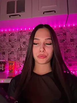 Snapshot of EricaWalls chatting on 02/17/25, 10:36 EricaWalls online show from 02/17/25, 10:36