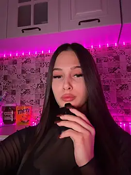 Snapshot of EricaWalls chatting on 02/18/25, 01:43 EricaWalls online show from 02/18/25, 01:43