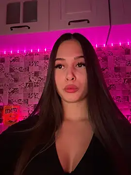 Snapshot of EricaWalls chatting on 02/18/25, 10:47 EricaWalls online show from 02/18/25, 10:47