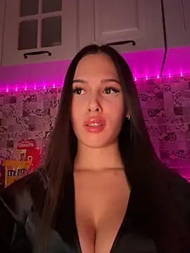 Snapshot of EricaWalls chatting on 03/05/25, 08:00 EricaWalls online show from 03/05/25, 08:00