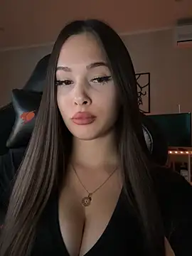 Snapshot of EricaWalls chatting on 09/11/25, 07:47 EricaWalls online show from 09/11/25, 07:47