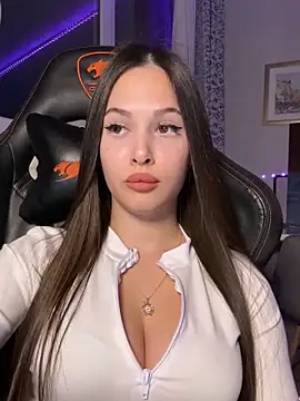 Snapshot of EricaWalls chatting on 10/20/25, 04:29 EricaWalls online show from 10/20/25, 04:29