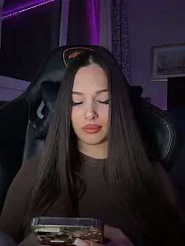 Snapshot of EricaWalls chatting on 11/04/25, 09:25 EricaWalls online show from 11/04/25, 09:25