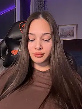 Snapshot of EricaWalls chatting on 11/11/25, 10:54 EricaWalls online show from 11/11/25, 10:54