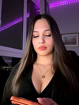 Snapshot of EricaWalls chatting on 12/13/25, 07:53 EricaWalls online show from 12/13/25, 07:53