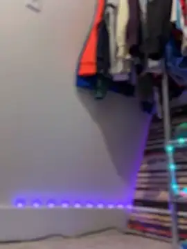 PeytonJohnn online show from 11/11/25, 09:04