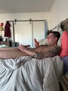 PeytonJohnn online show from 11/18/25, 05:06