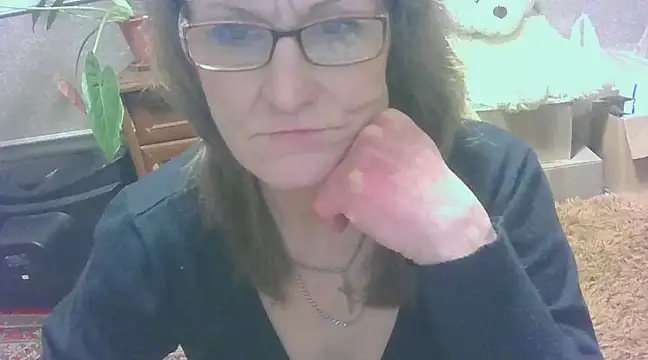 Snapshot of Manulyonok51 chatting on 12/11/24, 11:21 Manulyonok51 online show from 12/11/24, 11:21