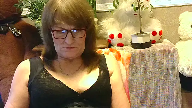 Snapshot of Manulyonok51 chatting on 10/11/25, 05:17 Manulyonok51 online show from 10/11/25, 05:17