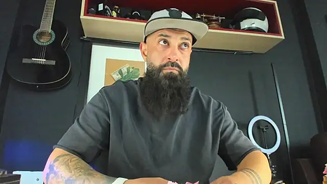 axxelrich  online show from 02/02/25, 08:13