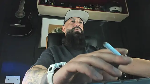 axxelrich  online show from 02/02/25, 05:37