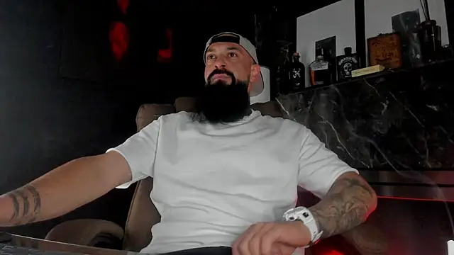 axxelrich  online show from 10/23/25, 04:23