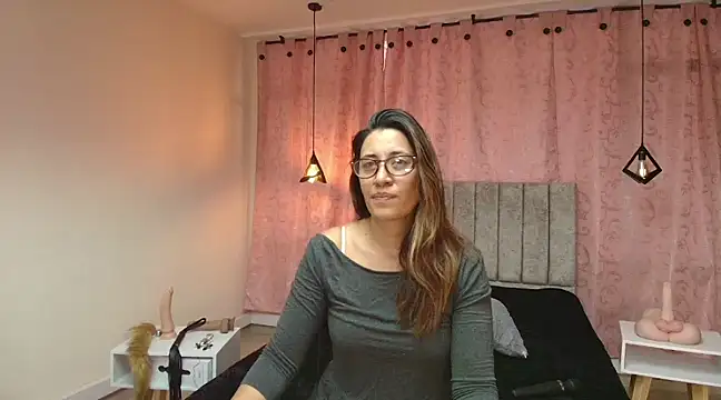 VioletaScott  online show from 02/13/25, 12:43