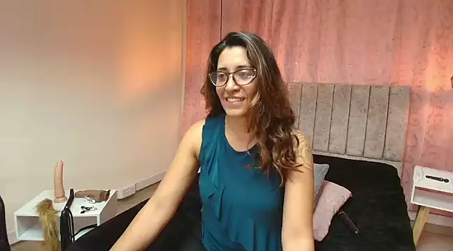 VioletaScott  online show from 02/17/25, 06:59