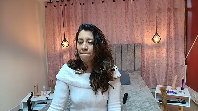 VioletaScott  online show from 09/19/25, 01:12