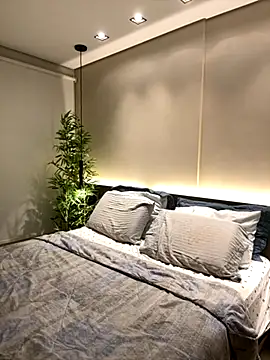 Laisabrazil online show from 12/02/25, 03:23