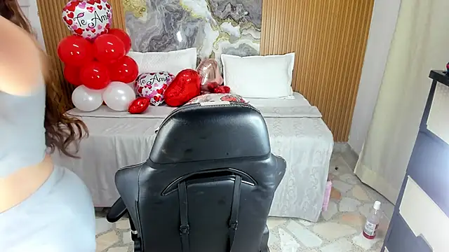 Danna topless online show from 03/04/25, 12:01