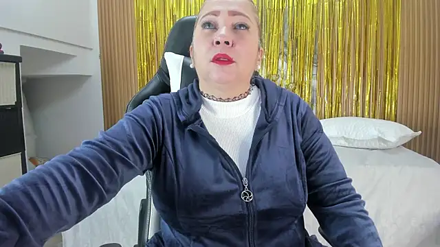 Danna topless online show from 10/17/25, 12:08