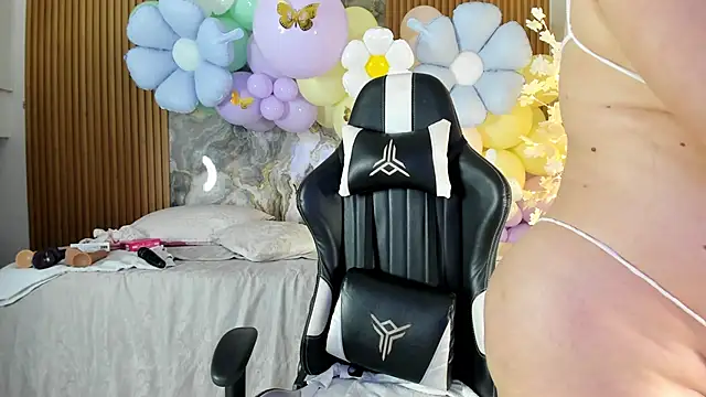 Danna topless online show from 03/31/26, 12:16