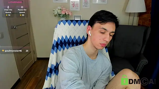 Snapshot of Ul_Tima chatting on 12/08/24, 01:24 Ul Tima online show from 12/08/24, 01:24