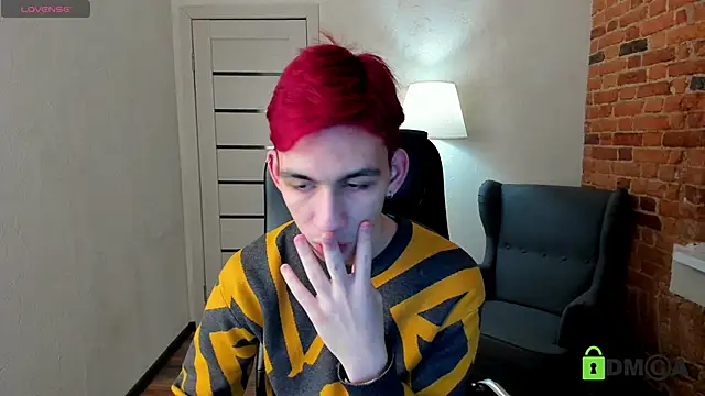 Snapshot of Ul_Tima chatting on 01/04/25, 08:37 Ul Tima online show from 01/04/25, 08:37