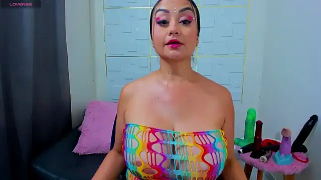 Snapshot of IsaSixty9 chatting on 12/17/24, 07:04 IsaSixty9 online show from 12/17/24, 07:04