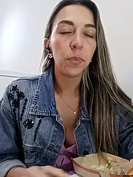 rachellboom online show from 12/03/25, 10:41