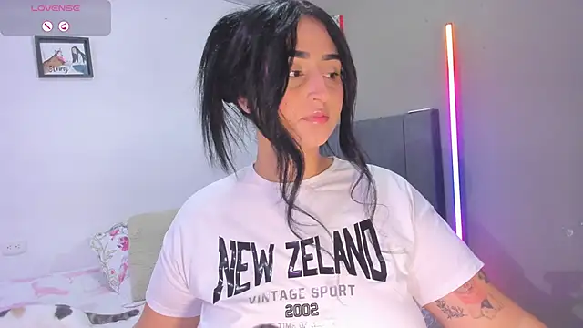 Snapshot of curvy_jhacky chatting on 09/12/25, 01:28 curvy jhacky online show from 09/12/25, 01:28