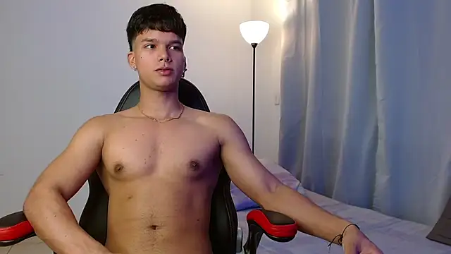 Snapshot of lous_g chatting on 01/09/25, 04:08 lous g online show from 01/09/25, 04:08