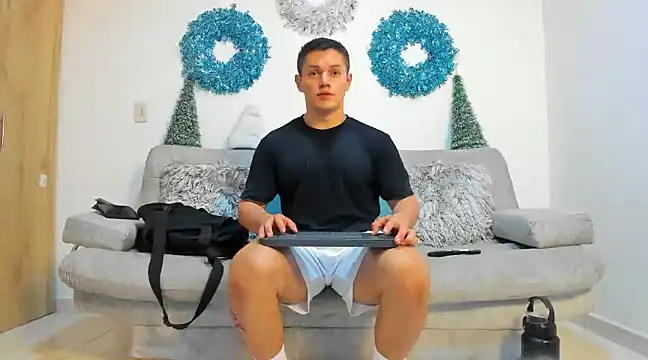 Snapshot of julian_wallace chatting on 12/31/24, 12:32 julian wallace online show from 12/31/24, 12:32