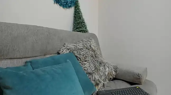 Snapshot of julian_wallace chatting on 01/01/25, 01:04 julian wallace online show from 01/01/25, 01:04