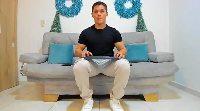 Snapshot of julian_wallace chatting on 01/04/25, 01:21 julian wallace online show from 01/04/25, 01:21