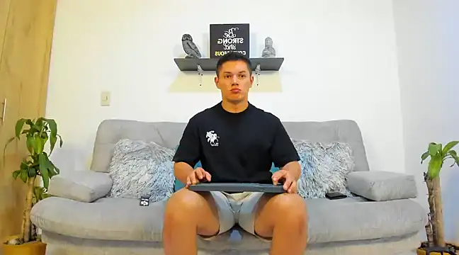 Snapshot of julian_wallace chatting on 01/20/25, 02:14 julian wallace online show from 01/20/25, 02:14