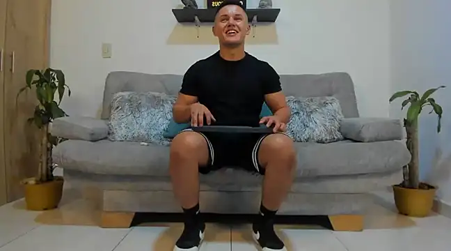 Snapshot of julian_wallace chatting on 01/21/25, 11:34 julian wallace online show from 01/21/25, 11:34