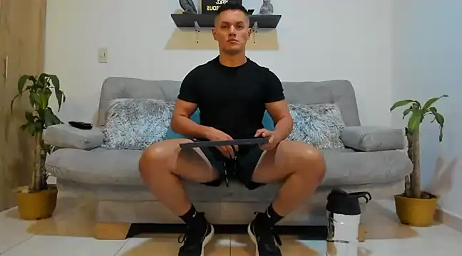 Snapshot of julian_wallace chatting on 01/22/25, 03:51 julian wallace online show from 01/22/25, 03:51