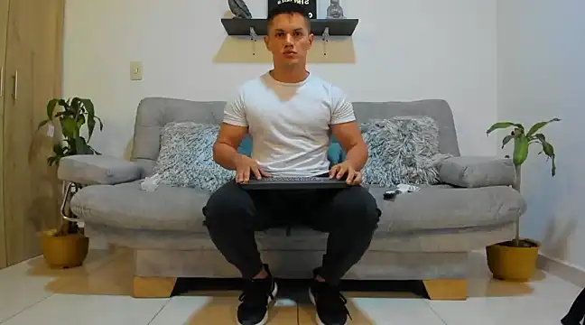 Snapshot of julian_wallace chatting on 01/27/25, 02:02 julian wallace online show from 01/27/25, 02:02