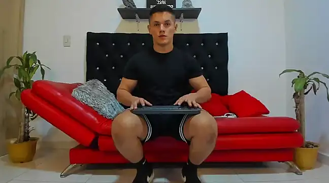 Snapshot of julian_wallace chatting on 02/13/25, 11:04 julian wallace online show from 02/13/25, 11:04