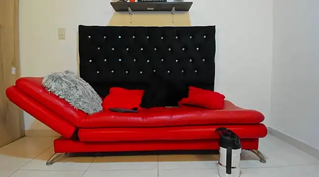 Snapshot of julian_wallace chatting on 02/23/25, 07:17 julian wallace online show from 02/23/25, 07:17