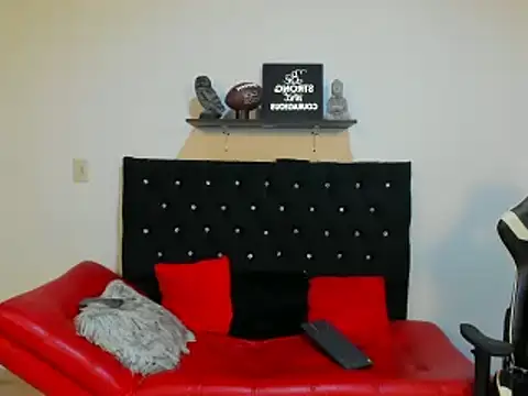 Snapshot of julian_wallace chatting on 03/15/25, 11:28 julian wallace online show from 03/15/25, 11:28