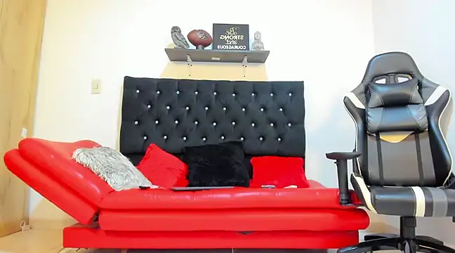 Snapshot of julian_wallace chatting on 03/21/25, 09:12 julian wallace online show from 03/21/25, 09:12