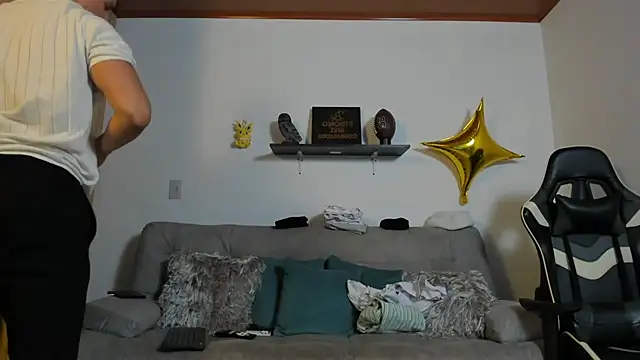 Snapshot of julian_wallace chatting on 09/13/25, 07:57 julian wallace online show from 09/13/25, 07:57