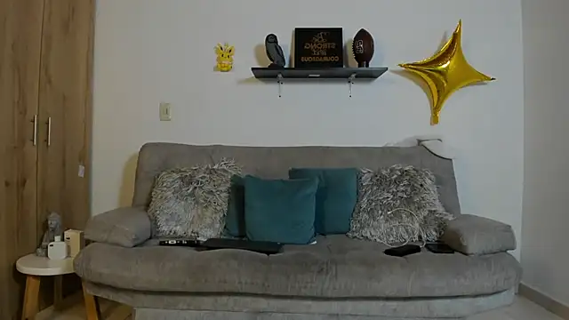 Snapshot of julian_wallace chatting on 09/25/25, 02:10 julian wallace online show from 09/25/25, 02:10