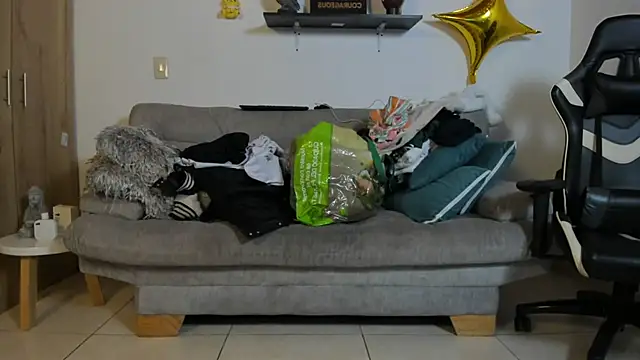 Snapshot of julian_wallace chatting on 10/02/25, 04:25 julian wallace online show from 10/02/25, 04:25