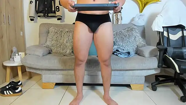 Snapshot of julian_wallace chatting on 10/05/25, 08:18 julian wallace online show from 10/05/25, 08:18