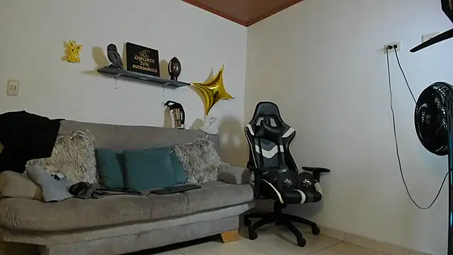 Snapshot of julian_wallace chatting on 10/08/25, 03:31 julian wallace online show from 10/08/25, 03:31