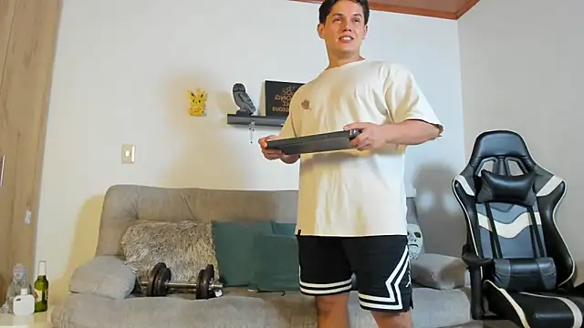 Snapshot of julian_wallace chatting on 11/06/25, 02:34 julian wallace online show from 11/06/25, 02:34